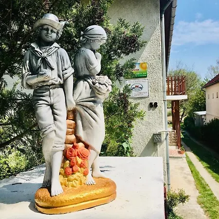 Sunny & Heviz